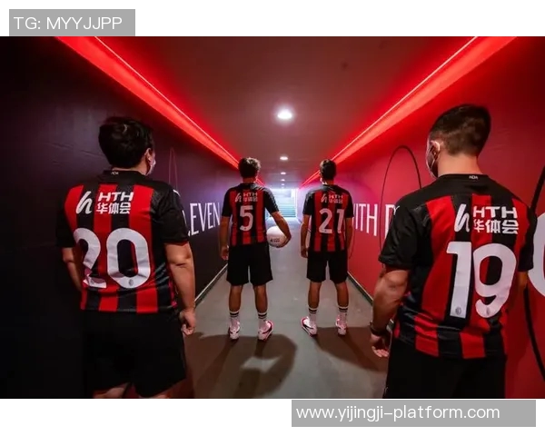 欧冠激战：AC米兰3-2逆转那不勒斯帽子戏法点燃全场激情